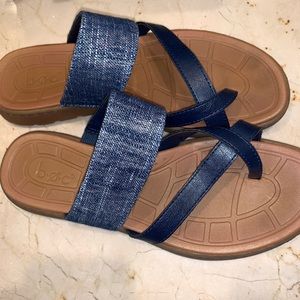 B.Ø.C sandals with blue accents,straps.